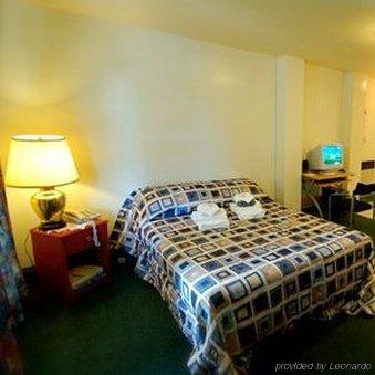Michel Doyon Hotel 2*